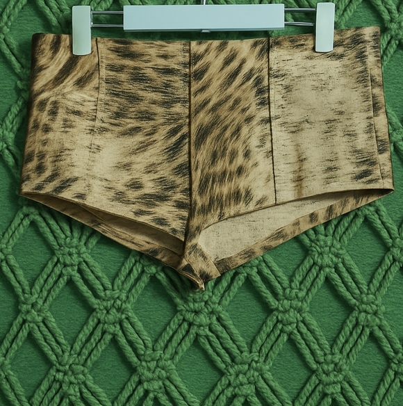 Urban Outfitters Silence + Noise Animal Print Sabrina Micro Stretch Booty Shorts - Picture 3 of 7